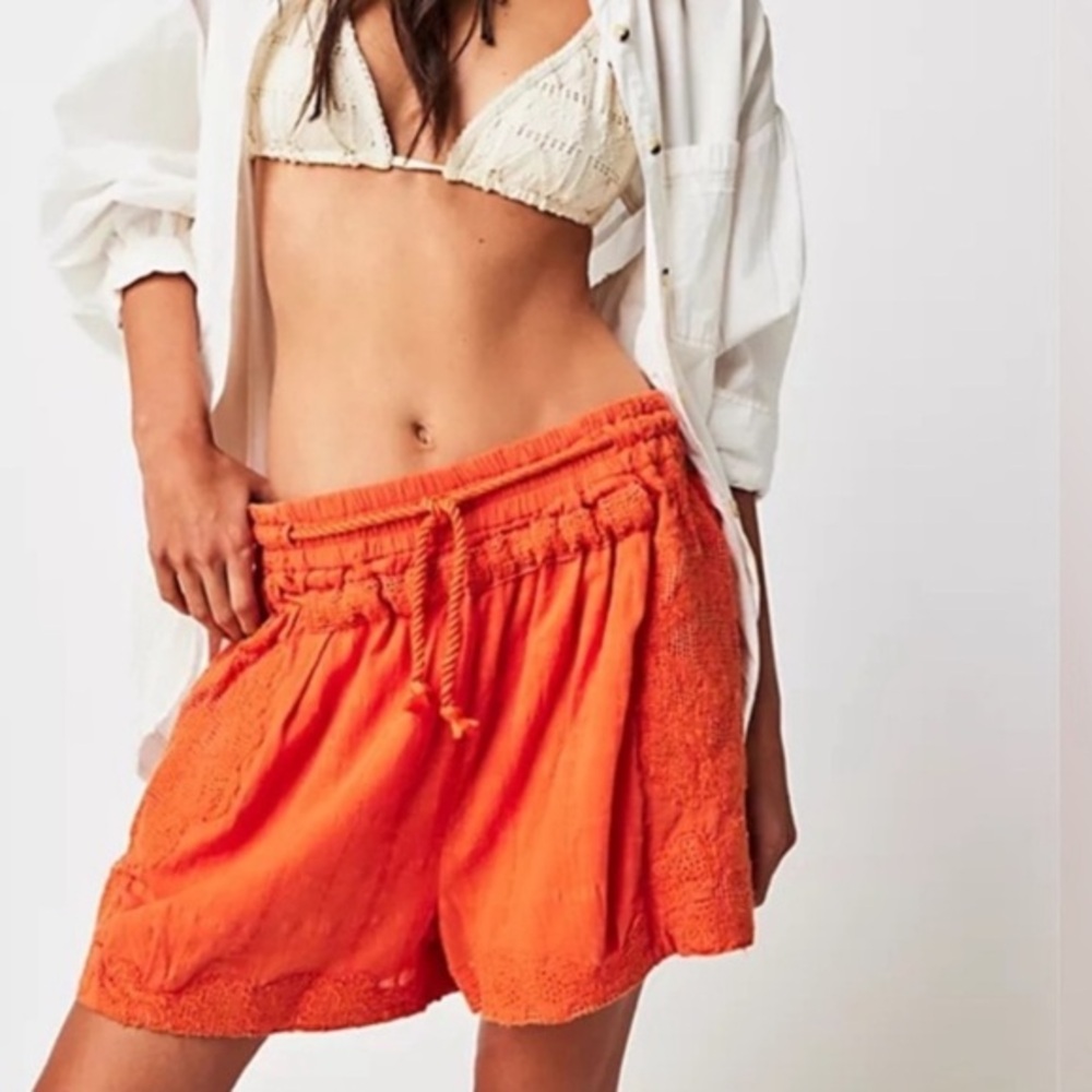 Free People Day Blooms Cutwork Embroidered Shorts, Flame, size M NWOT